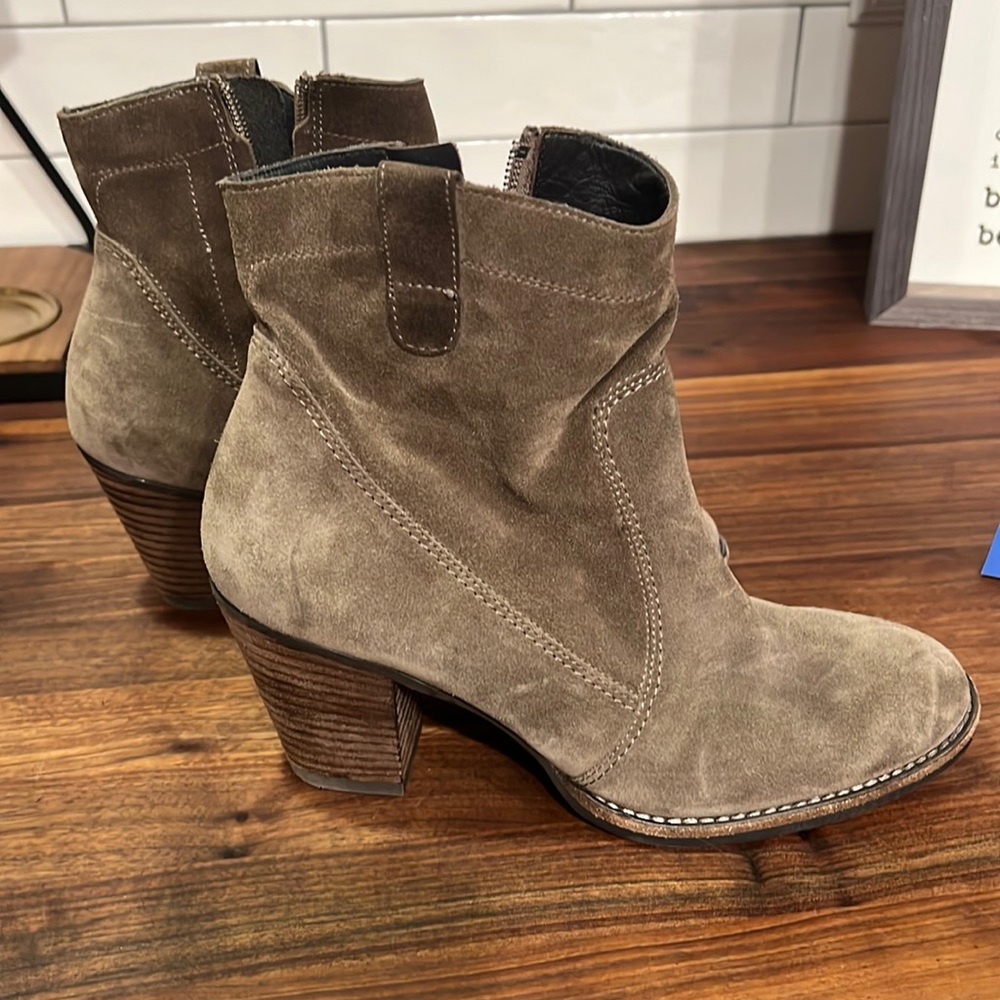 Paul Green New Without Tags Mushroom Suede Booties